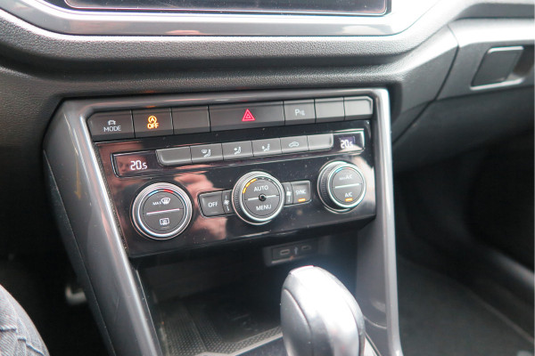 Volkswagen T-Roc 1.5 TSI 150pk DSG Business R-Line Sport Led, Camera , PDC , Virtual cockpit, Navi , Carplay, DAB+ Electr. achterklep