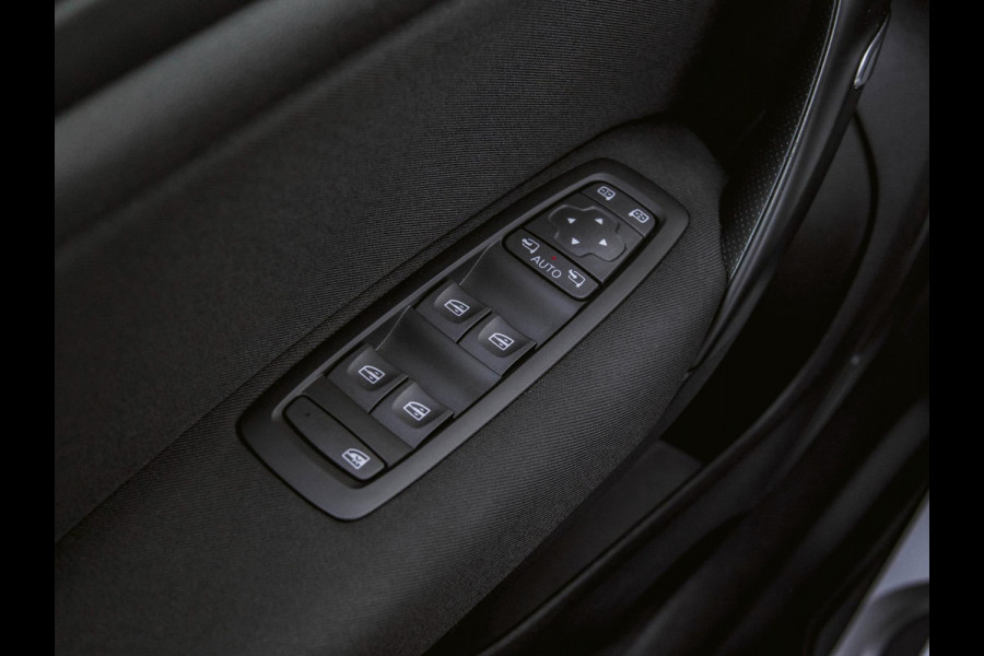 Renault Mégane Estate 1.3 TCe Limited Cruise|PDC|Navi|Keyless