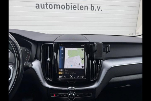 Volvo XC60 2.0 T5 Momentum - Dealer onderhouden - Trekhaak