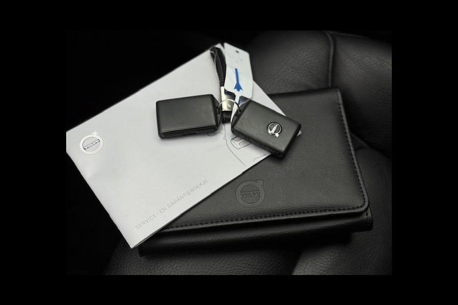 Volvo XC60 2.0 T5 Momentum - Dealer onderhouden - Trekhaak