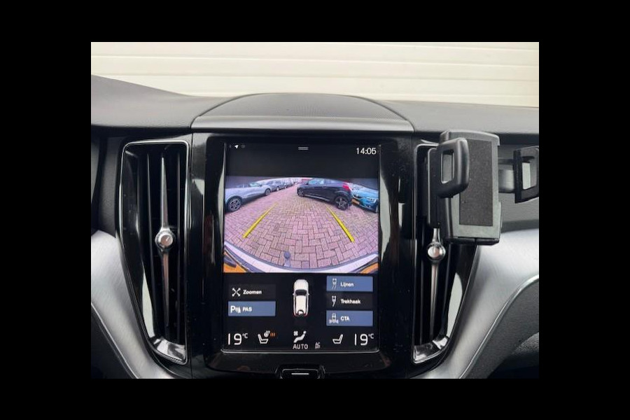 Volvo XC60 2.0 T5 Momentum - Dealer onderhouden - Trekhaak