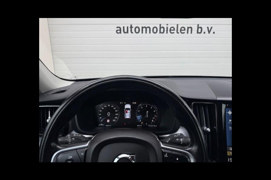 Volvo XC60 2.0 T5 Momentum - Dealer onderhouden - Trekhaak