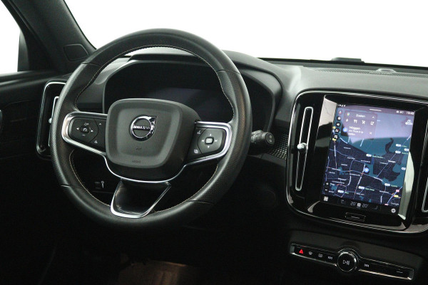 Volvo XC40 Recharge P8 AWD R-Design (PANORAMADAK, STUUR/STOEL VERWARMING, CAMERA, PARKEERSENSOREN, CRUISE CONTROL ADAPTIEF)