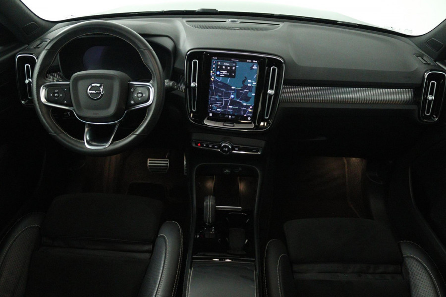 Volvo XC40 Recharge P8 AWD R-Design (PANORAMADAK, STUUR/STOEL VERWARMING, CAMERA, PARKEERSENSOREN, CRUISE CONTROL ADAPTIEF)