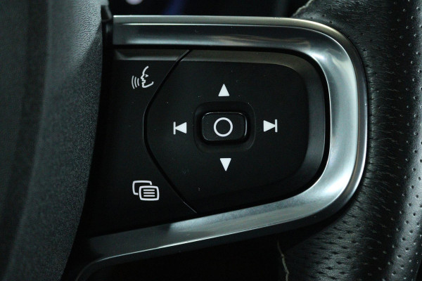 Volvo XC40 Recharge P8 AWD R-Design (PANORAMADAK, STUUR/STOEL VERWARMING, CAMERA, PARKEERSENSOREN, CRUISE CONTROL ADAPTIEF)