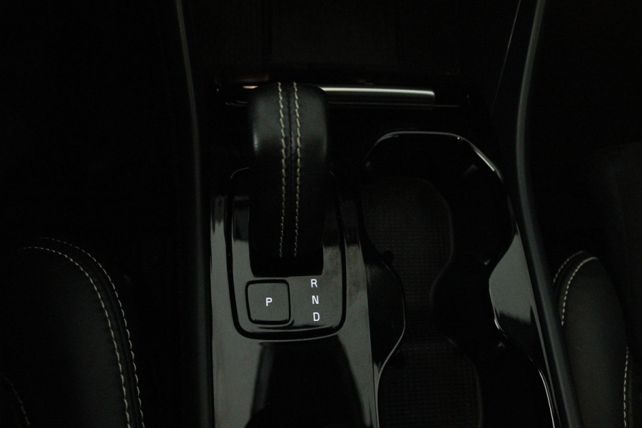 Volvo XC40 Recharge P8 AWD R-Design (PANORAMADAK, STUUR/STOEL VERWARMING, CAMERA, PARKEERSENSOREN, CRUISE CONTROL ADAPTIEF)