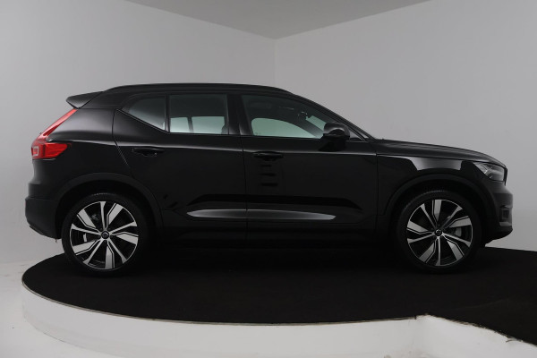 Volvo XC40 Recharge P8 AWD R-Design (PANORAMADAK, STUUR/STOEL VERWARMING, CAMERA, PARKEERSENSOREN, CRUISE CONTROL ADAPTIEF)
