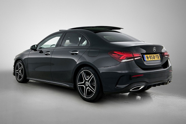 Mercedes-Benz A-Klasse 200 Business Solution AMG (PANORAMADAK, SFEERVERLICHTING, CAMERA, 1e EIGENAAR, GOED ONDERHOUDEN)