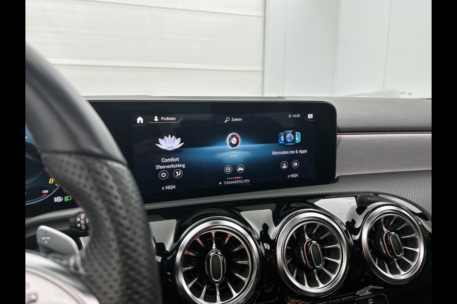 Mercedes-Benz A-Klasse 200 Business Solution AMG (PANORAMADAK, SFEERVERLICHTING, CAMERA, 1e EIGENAAR, GOED ONDERHOUDEN)