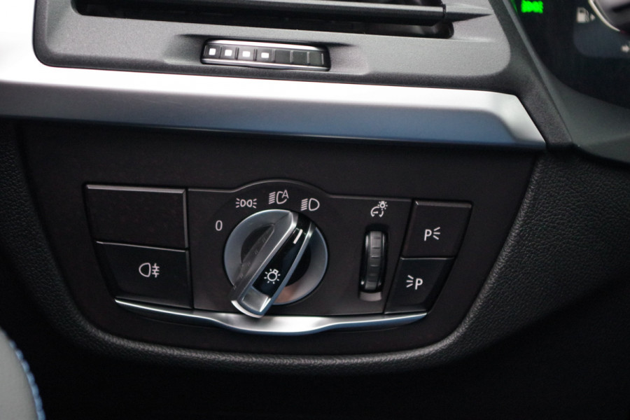 BMW X3 xDrive30e 293 PK High Executive M-Sport, Kuipstoelen, H/K Sound, Panoramadak, Adap. Cruise Control