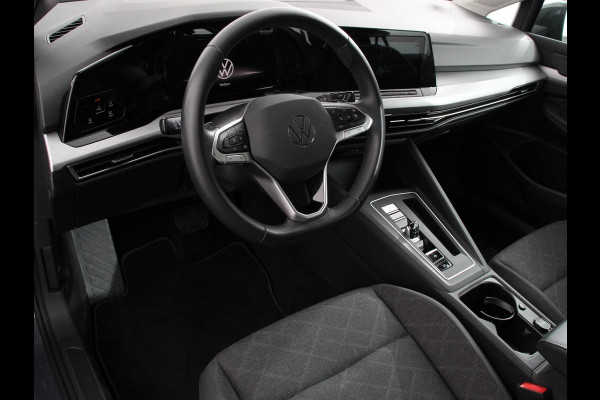 Volkswagen Golf Variant 1.5 eTSI 130pk DSG Life | Navigatie | Apple Carplay/Android Auto | Inklapbare trekhaak | Parkeersensoren | Adaptive Cruise Control | Stoel- en stuurverwarming | Climate Control | Lichtmetalen Velgen