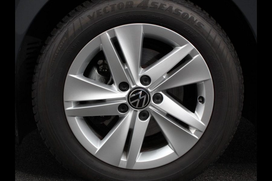 Volkswagen Golf Variant 1.5 eTSI 130pk DSG Life | Navigatie | Apple Carplay/Android Auto | Inklapbare trekhaak | Parkeersensoren | Adaptive Cruise Control | Stoel- en stuurverwarming | Climate Control | Lichtmetalen Velgen