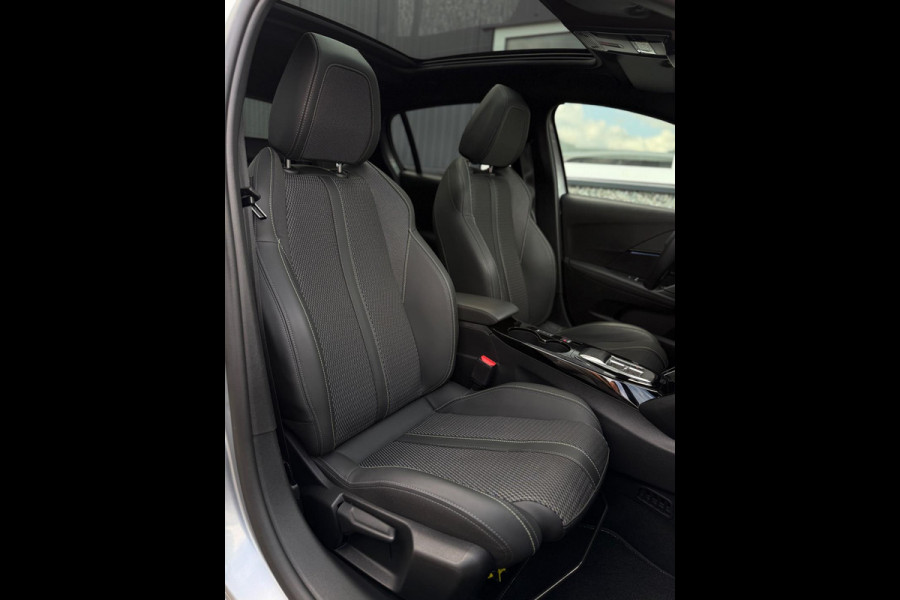Peugeot 208 Hybrid 136 e-DCS6 GT Premium Panorama