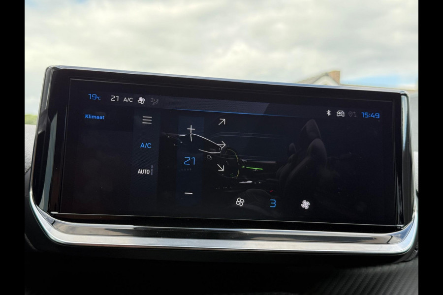 Peugeot 208 Hybrid 136 e-DCS6 GT Premium Panorama