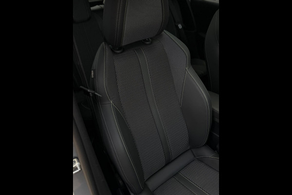 Peugeot 208 Hybrid 136 e-DCS6 GT Premium Panorama