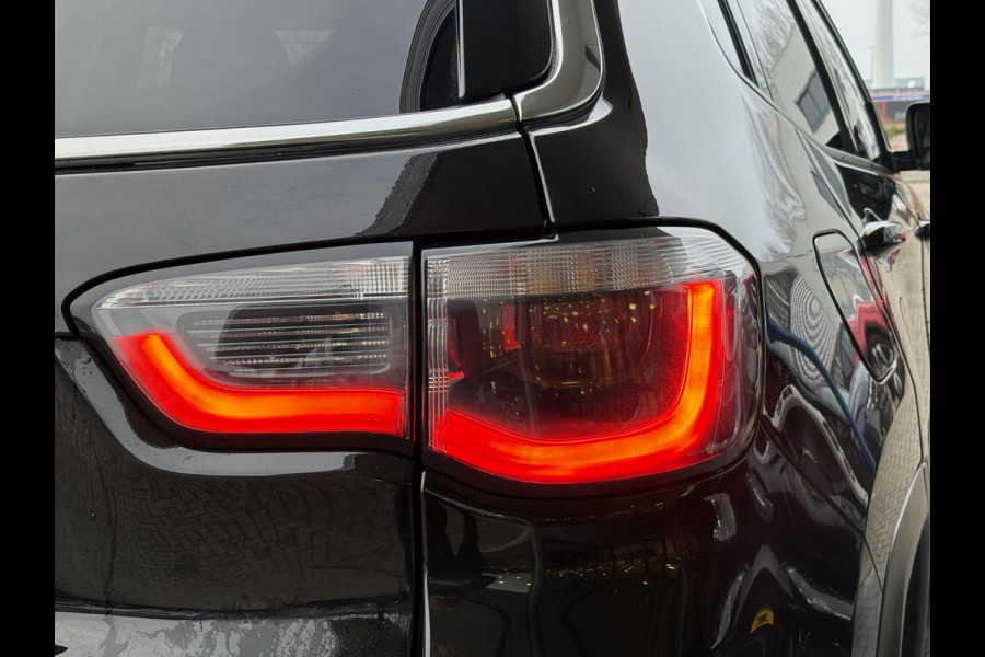 Jeep Compass 1.4 MultiAir Opening Edition Plus | Leder | Beats Audio | Stoel- & Stuurverwarming | Navigatie | Elek. Verstelbare Stoelen | Xenon |