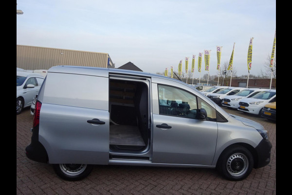 Renault Kangoo 1.5 Blue dCi 75 AC NAV CRUISE CONTROL PDC TREKHAAK