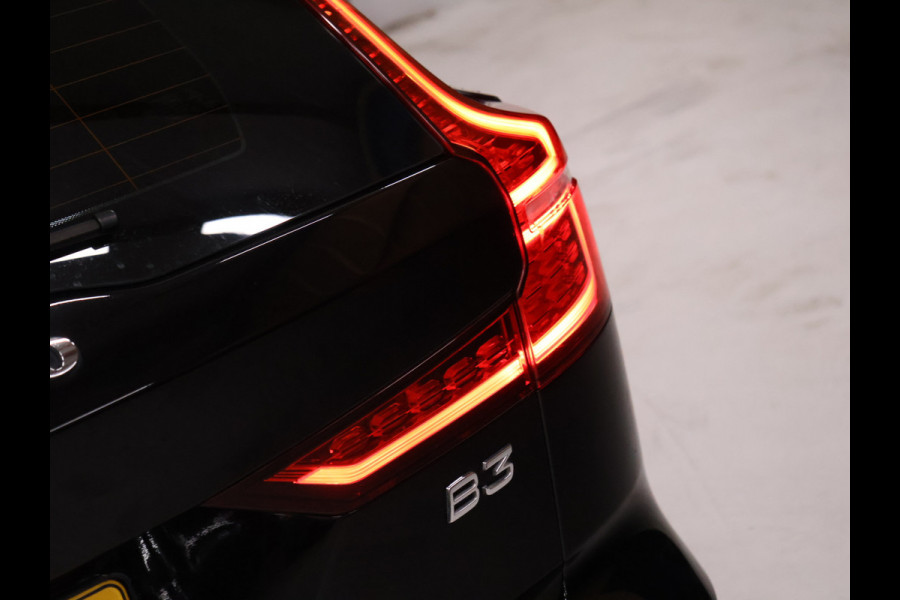 Volvo V60 2.0 B3 Sport [APPLE CARPLAY, ANDROID AUTO, VIRTUAL COCKPIT, LANE ASSIST, DODE HOEK DETECTIE, NIEUWSTAAT]