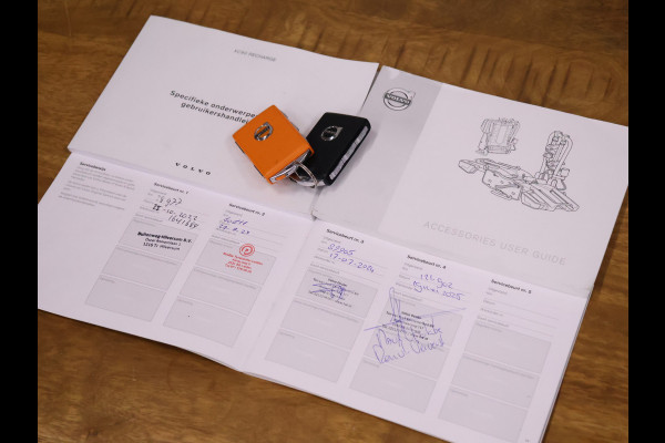 Volvo XC90 2.0 T8 Recharge AWD Inscription 7P [SCHUIFDAK, TREKHAAK, 360° CAMERA, LUCHTVERING, HARMAN KARDON, APPLE CARPLAY, STUUR VERWARMD, STOELVENTILATIE, ACHTERBANK VERWARMD, NIEUWSTAAT]