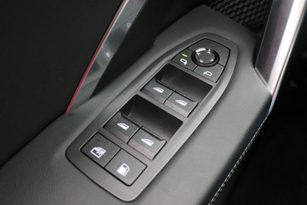 BMW X1 xDrive25e Leer, Camera, Sfeerverlichting, Apple Carplay, PDC