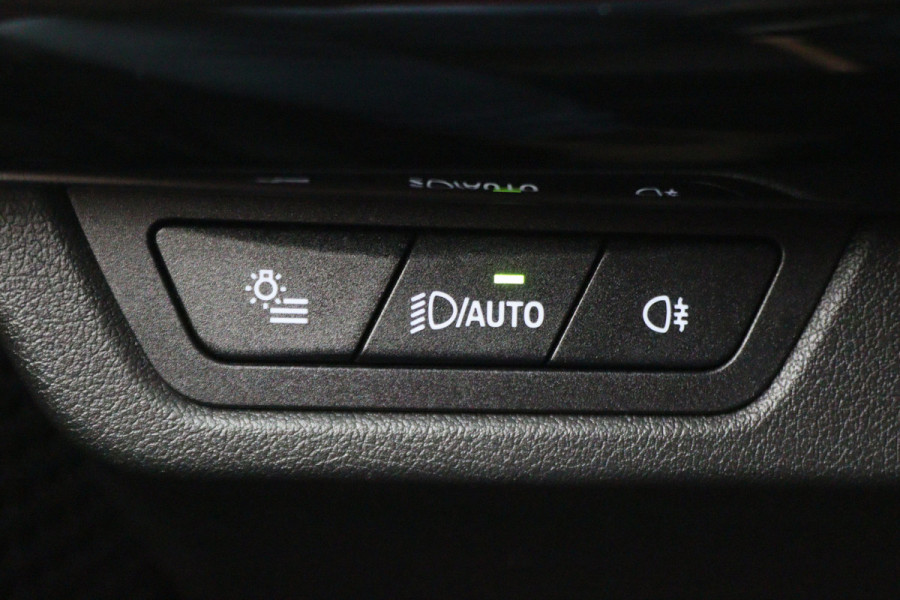 BMW X1 xDrive25e Leer, Camera, Sfeerverlichting, Apple Carplay, PDC