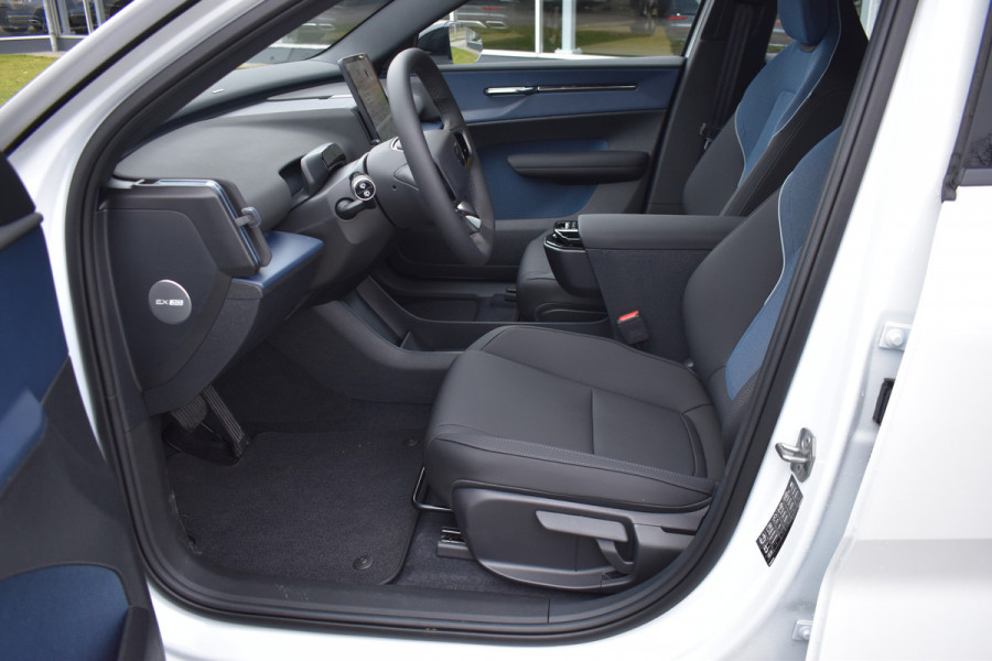 Volvo EX30 Extended Range Plus 69 kWh | 7000,- korting | Apple carplay | 20" velgen | H&K Audio | ACC | BLIS | Camera |