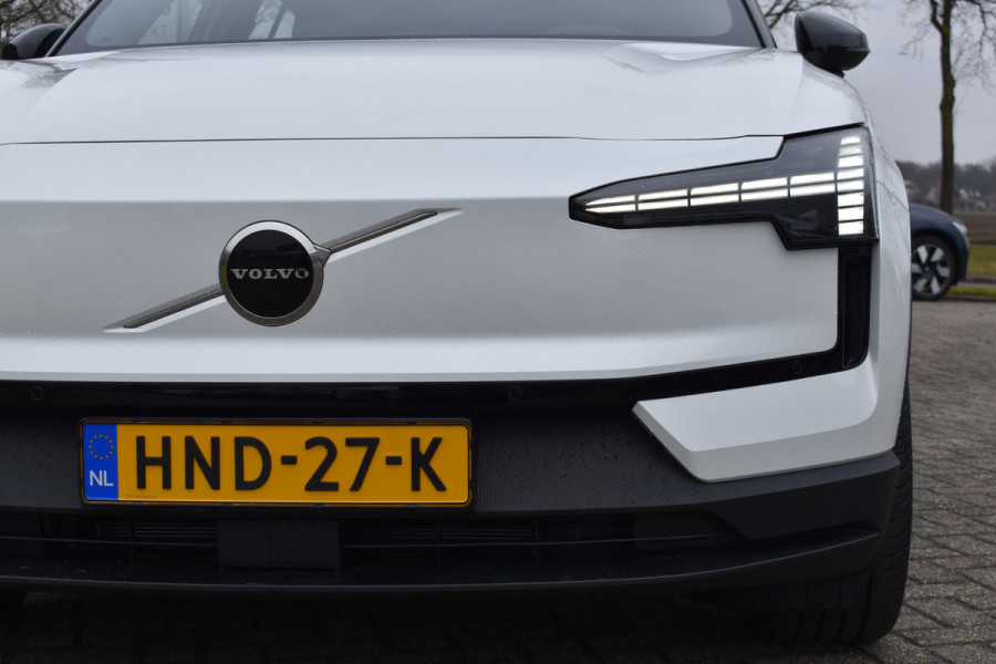 Volvo EX30 Extended Range Plus 69 kWh | 7000,- korting | Apple carplay | 20" velgen | H&K Audio | ACC | BLIS | Camera |