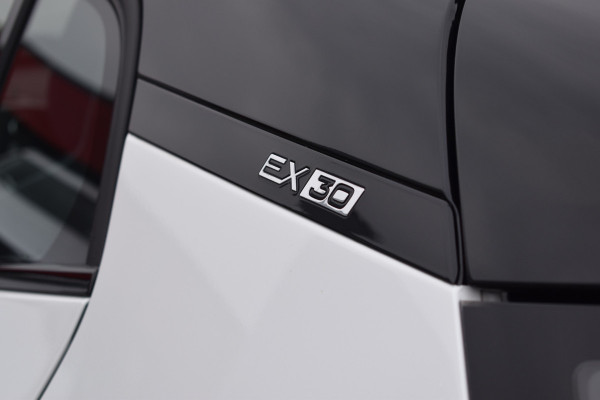 Volvo EX30 Extended Range Plus 69 kWh | 7000,- korting | Apple carplay | 20" velgen | H&K Audio | ACC | BLIS | Camera |