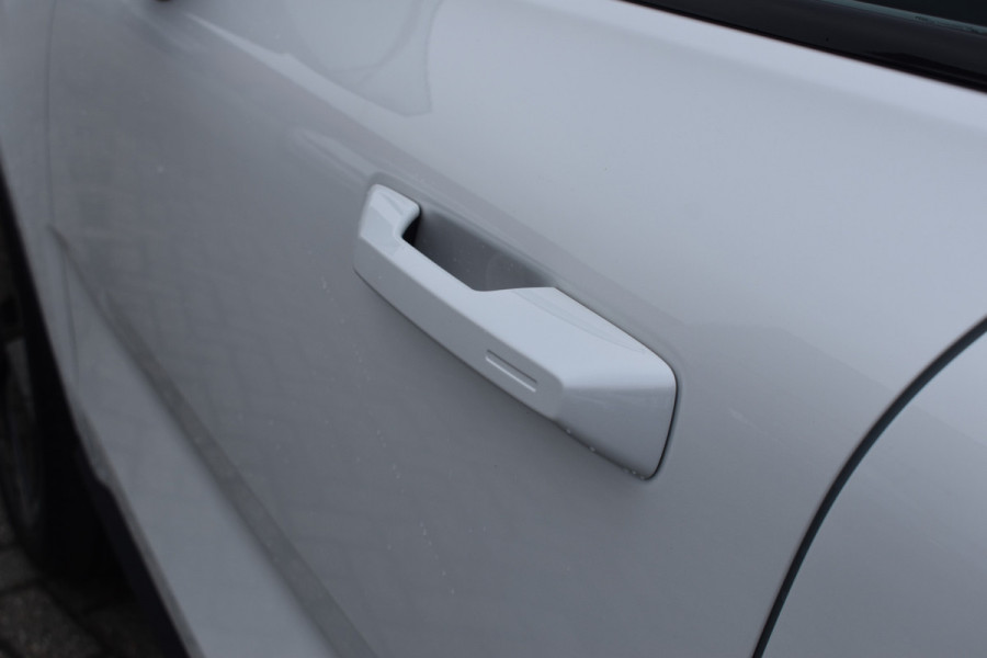 Volvo EX30 Extended Range Plus 69 kWh | 7000,- korting | Apple carplay | 20" velgen | H&K Audio | ACC | BLIS | Camera |