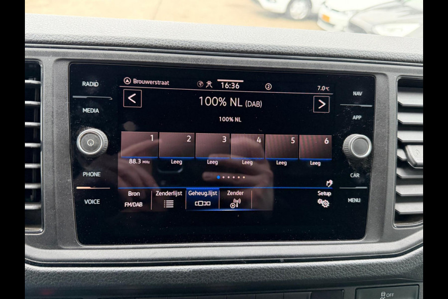 Volkswagen Crafter 35 2.0 TDI 140PK L3H3 Highline / Trekhaak / Camera / App connect