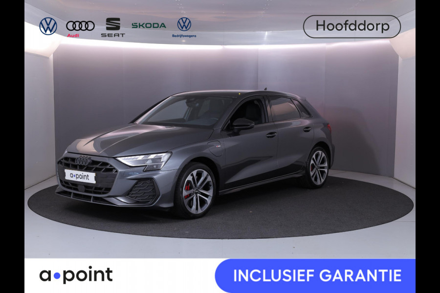 Audi A3 Sportback 45 TFSI e S edition Competition 272 pk S-tronic | Verlengde garantie | Navigatie | Parkeersensoren (Park assist) | Achteruitrijcamera | Stoelverwarming | S-Line |