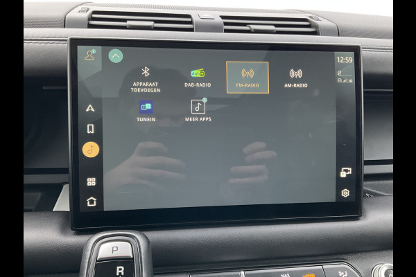 Land Rover Defender 110 2.0 P400e 110 X-Dynamic HSE Pano Full Navi Trekhaak Meridian