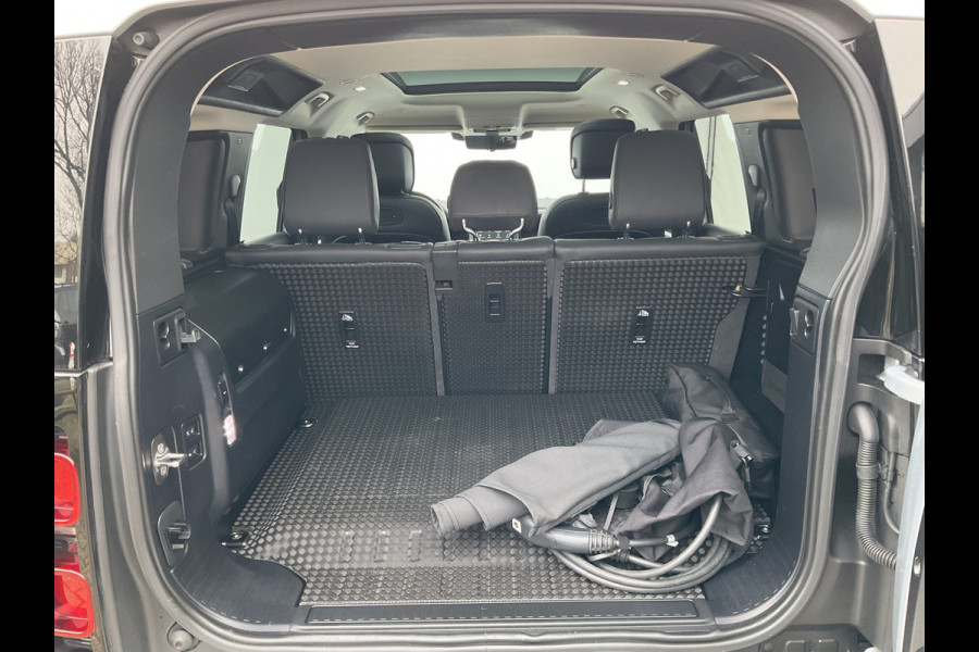 Land Rover Defender 110 2.0 P400e 110 X-Dynamic HSE Pano Full Navi Trekhaak Meridian