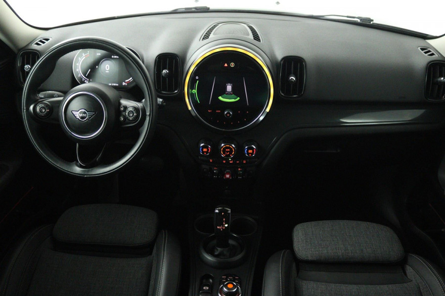 MINI Countryman 1.5 Cooper Business Edition Automaat (NAVIGATIE, CARPLAY, PARKEERSENSOREN, LED, CRUISE, SPORTSTOELEN)