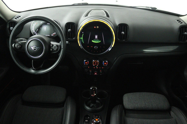 MINI Countryman 1.5 Cooper Business Edition Automaat (NAVIGATIE, CARPLAY, PARKEERSENSOREN, LED, CRUISE, SPORTSTOELEN)