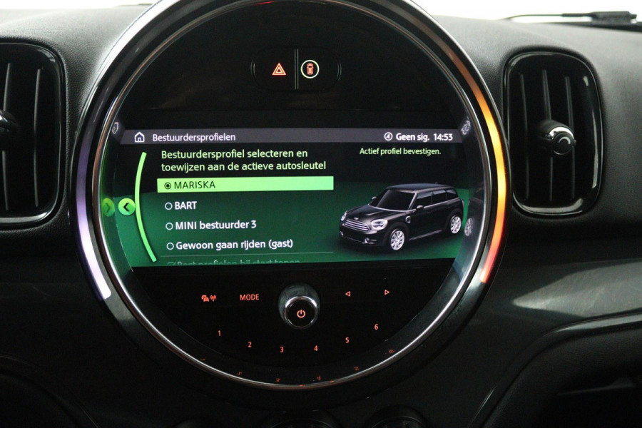 MINI Countryman 1.5 Cooper Business Edition Automaat (NAVIGATIE, CARPLAY, PARKEERSENSOREN, LED, CRUISE, SPORTSTOELEN)