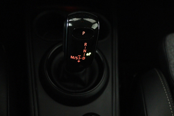 MINI Countryman 1.5 Cooper Business Edition Automaat (NAVIGATIE, CARPLAY, PARKEERSENSOREN, LED, CRUISE, SPORTSTOELEN)