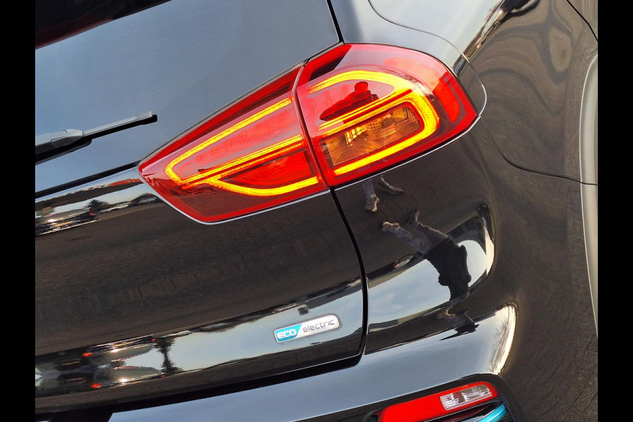 Kia e-Niro Edition 64 kWh Edition | SOH: 96,6% | Trekhaak | Climate | Camera | Navi | Leder Stof |