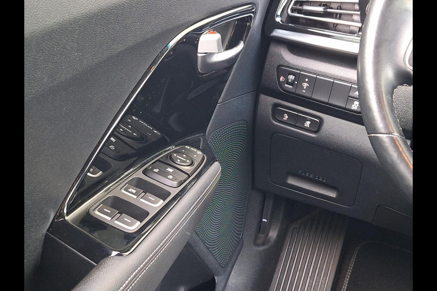 Kia e-Niro Edition 64 kWh Edition | SOH: 96,6% | Trekhaak | Climate | Camera | Navi | Leder Stof |