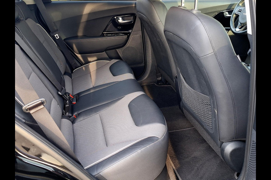 Kia e-Niro Edition 64 kWh Edition | SOH: 96,6% | Trekhaak | Climate | Camera | Navi | Leder Stof |