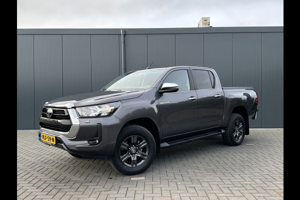 Toyota Hilux 2.4 D-4D AUTOMAAT / 4x4 / 1e EIG. / 3.500 KG AHG / CAMERA / TREKHAAK / ECC / ADAPTIVE CRUISE / CARPLAY