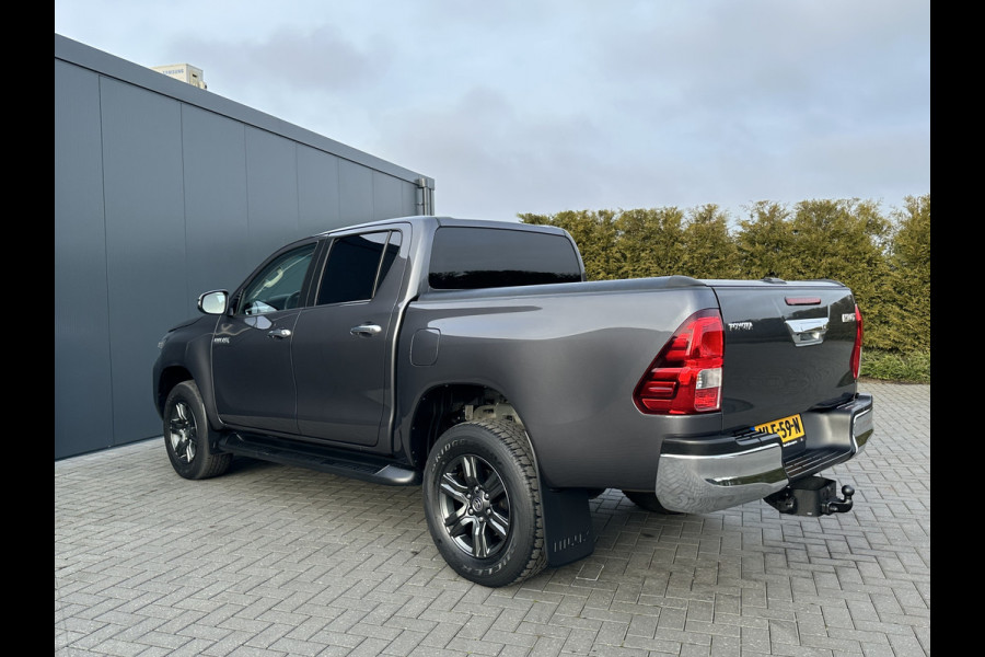 Toyota Hilux 2.4 D-4D AUTOMAAT / 4x4 / 1e EIG. / 3.500 KG AHG / CAMERA / TREKHAAK / ECC / ADAPTIVE CRUISE / CARPLAY