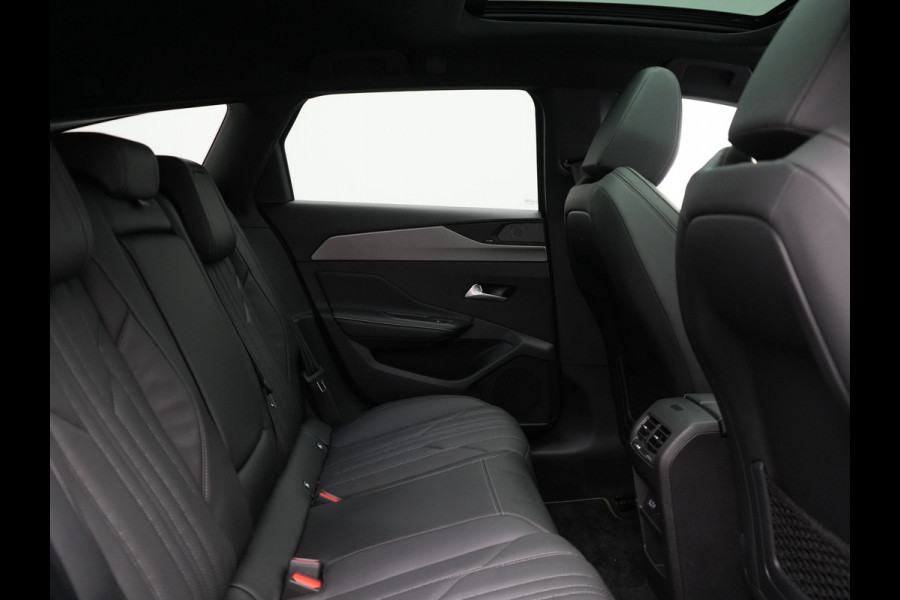 Peugeot 308 SW 1.6 Plug In Hybrid GT Pack Business 225pk Dealer O.H. PHEV | Panodak | Adaptive Cruise | 360 Camera | Lederen Sportstoelen Massage & Memory | Focal Sound | Stoelen & Stuur Verwarmd | Sfeerverlichting | Apple Carplay | Keyless | Navigatie | DAB |