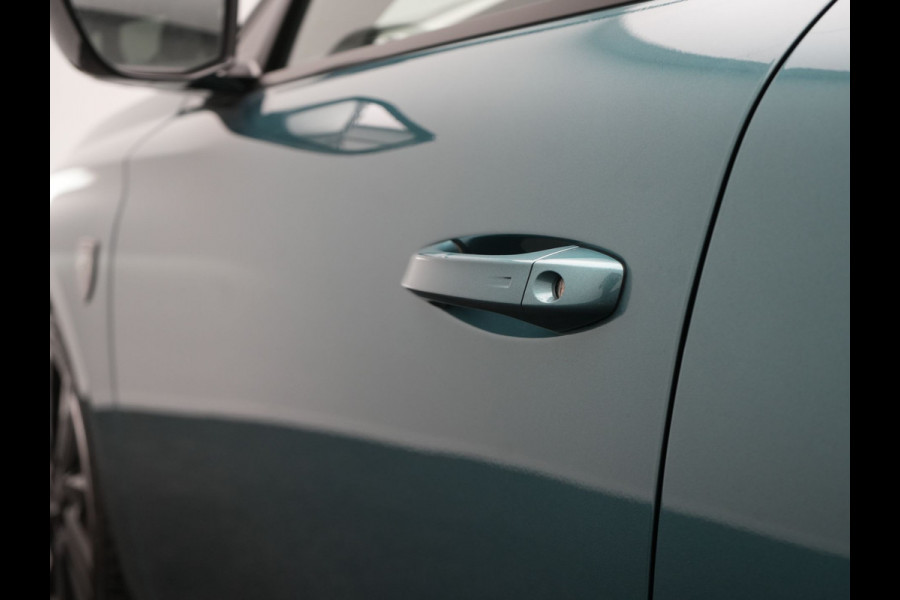 Peugeot 308 SW 1.6 Plug In Hybrid GT Pack Business 225pk Dealer O.H. PHEV | Panodak | Adaptive Cruise | 360 Camera | Lederen Sportstoelen Massage & Memory | Focal Sound | Stoelen & Stuur Verwarmd | Sfeerverlichting | Apple Carplay | Keyless | Navigatie | DAB |