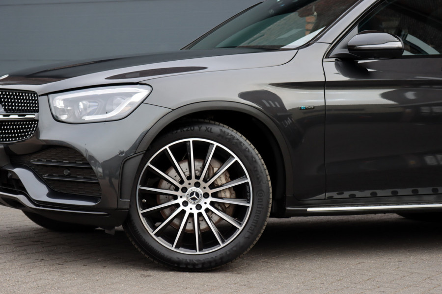 Mercedes-Benz GLC 300e 4MATIC AMG Line Premium+ | Luchtvering | Massage | Panoramadak | Trekhaak | Distronic+ | Stoelverwarming V+A | Memory | Surround Camera | Burmester | Augmented Reality |