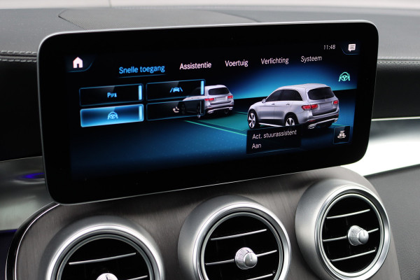 Mercedes-Benz GLC 300e 4MATIC AMG Line Premium+ | Luchtvering | Massage | Panoramadak | Trekhaak | Distronic+ | Stoelverwarming V+A | Memory | Surround Camera | Burmester | Augmented Reality |