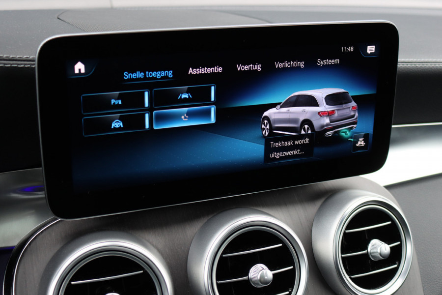 Mercedes-Benz GLC 300e 4MATIC AMG Line Premium+ | Luchtvering | Massage | Panoramadak | Trekhaak | Distronic+ | Stoelverwarming V+A | Memory | Surround Camera | Burmester | Augmented Reality |