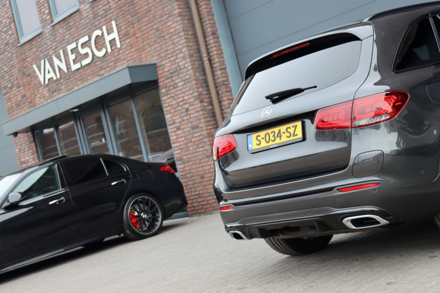 Mercedes-Benz GLC 300e 4MATIC AMG Line Premium+ | Luchtvering | Massage | Panoramadak | Trekhaak | Distronic+ | Stoelverwarming V+A | Memory | Surround Camera | Burmester | Augmented Reality |