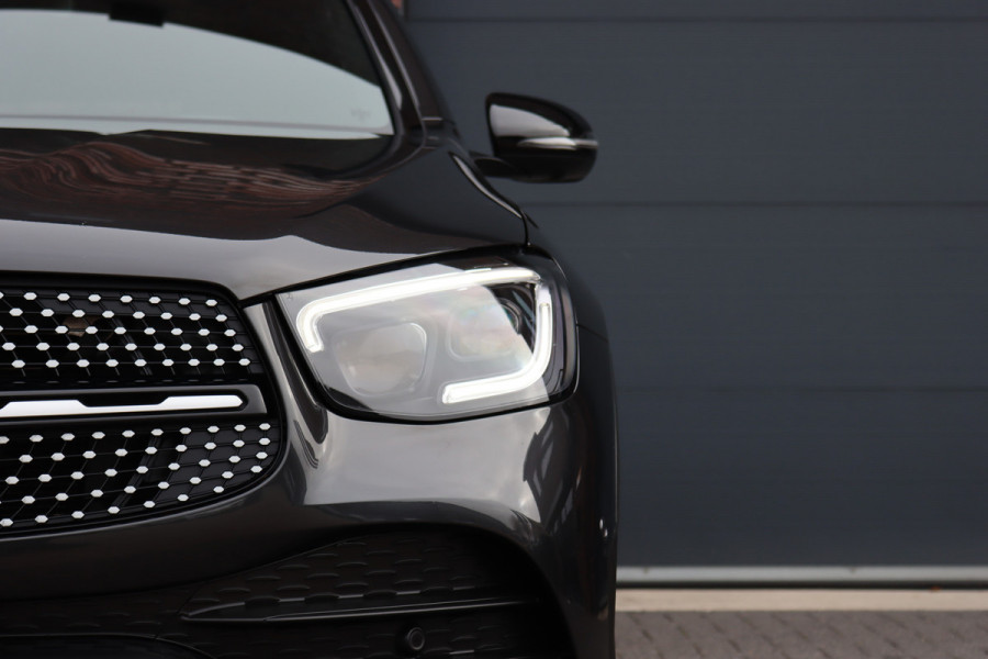 Mercedes-Benz GLC 300e 4MATIC AMG Line Premium+ | Luchtvering | Massage | Panoramadak | Trekhaak | Distronic+ | Stoelverwarming V+A | Memory | Surround Camera | Burmester | Augmented Reality |