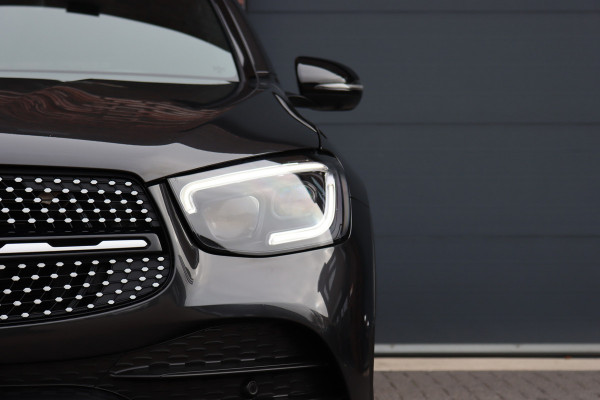 Mercedes-Benz GLC 300e 4MATIC AMG Line Premium+ | Luchtvering | Massage | Panoramadak | Trekhaak | Distronic+ | Stoelverwarming V+A | Memory | Surround Camera | Burmester | Augmented Reality |